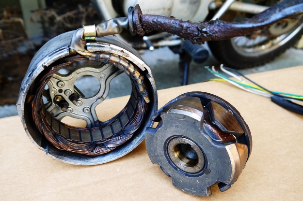 Motorcycle wiring: the stator.